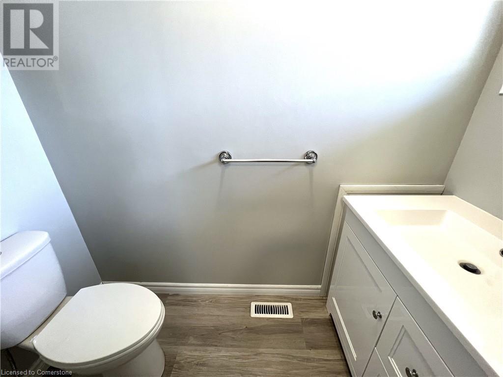 Property Photo:  125 Sekura Crescent 21  ON N1R 8B4 