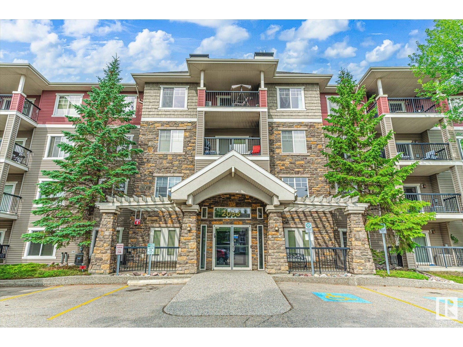 Photo de la propriété: #101 2098 Blackmud Creek Dr SW AB T6W 1T7