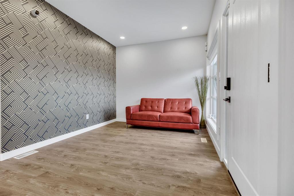 Property Photo: 31 Highpark Drive MB R3Y 2A7