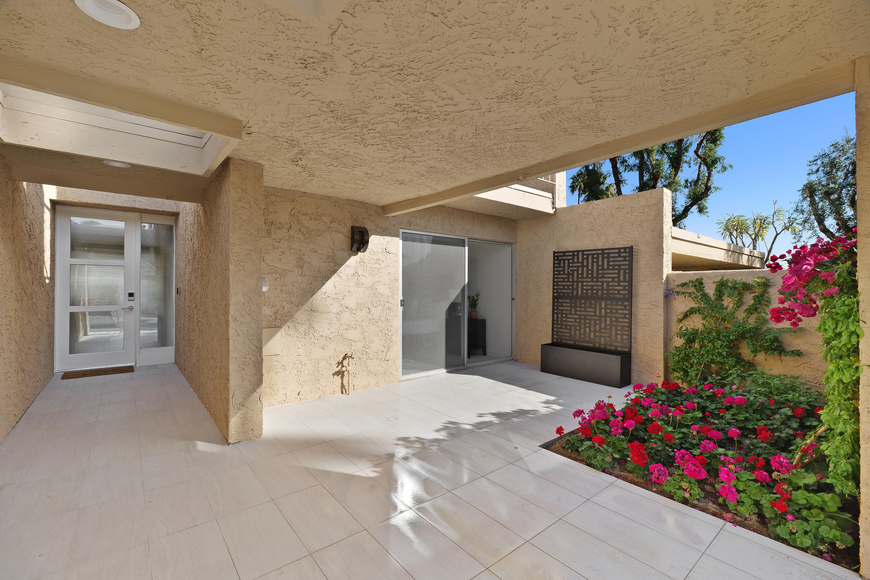 Property Photo: 73450 Dalea Lane CA 92260