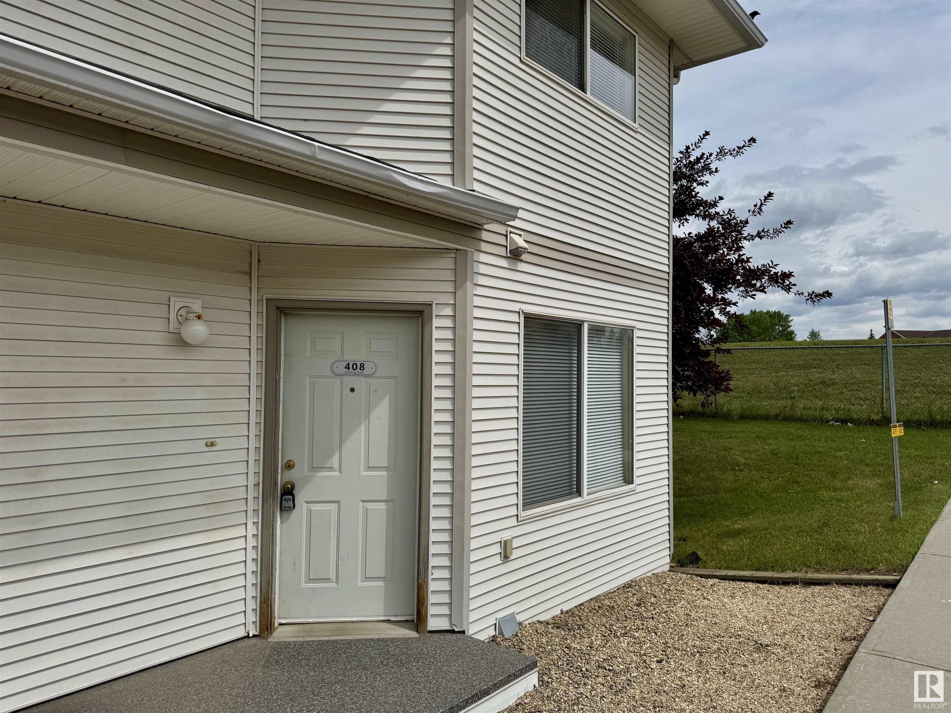 Property Photo: 610 King Street 408 AB T7X 4J9