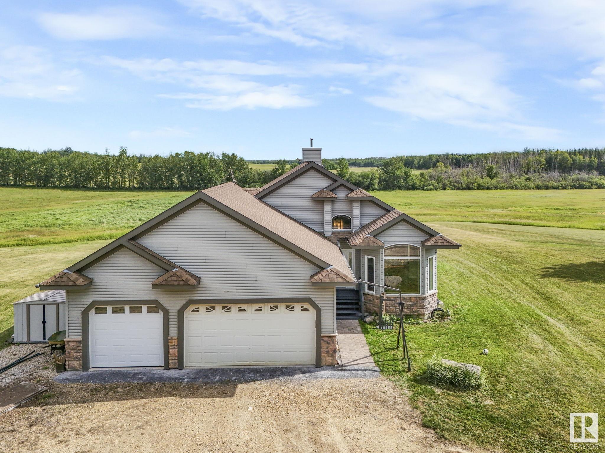 Property Photo:  21539 Twp Road 503 260  AB T0B 3M2 