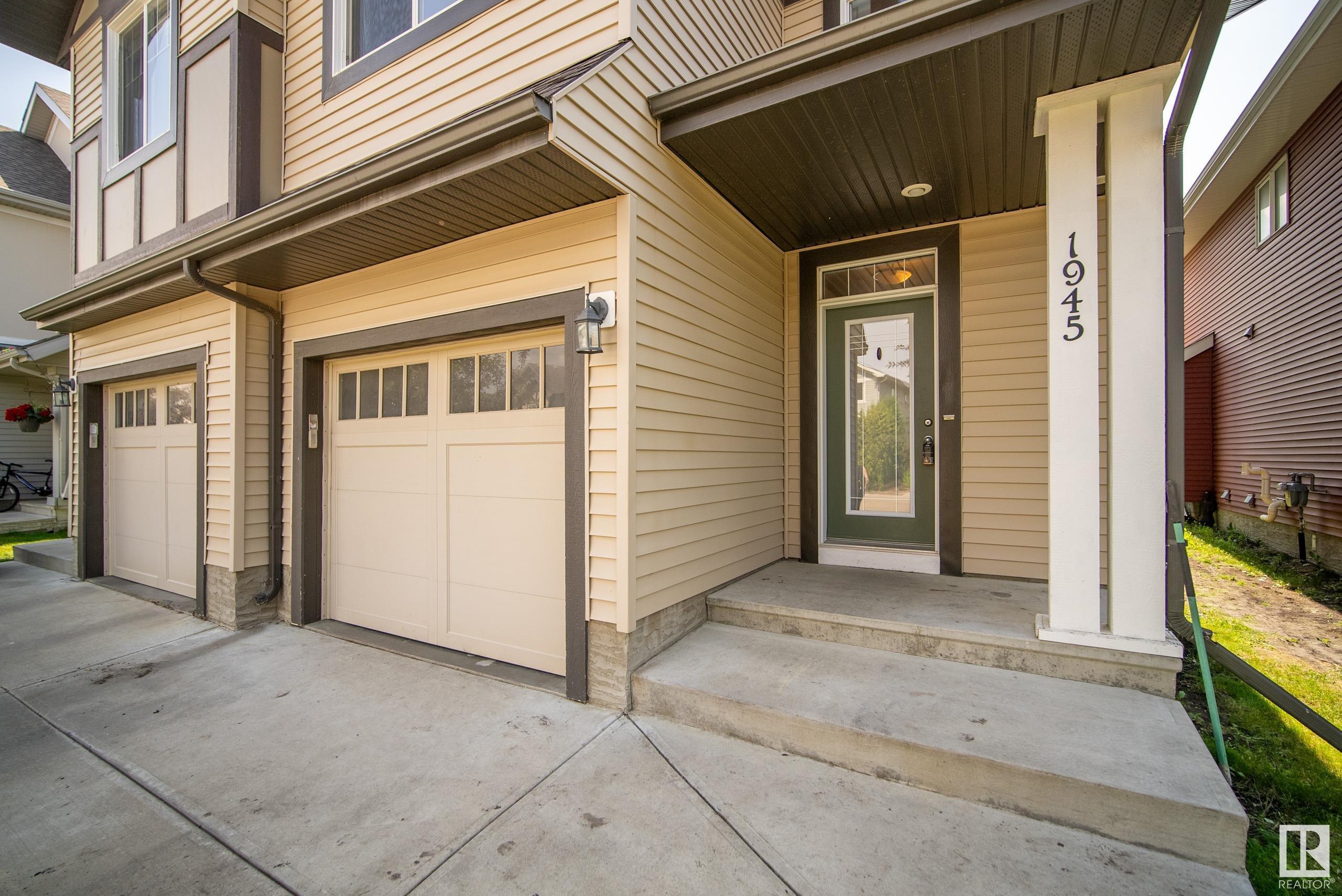 Property Photo: 1945 Chapman Road SW AB T6W 0Y6