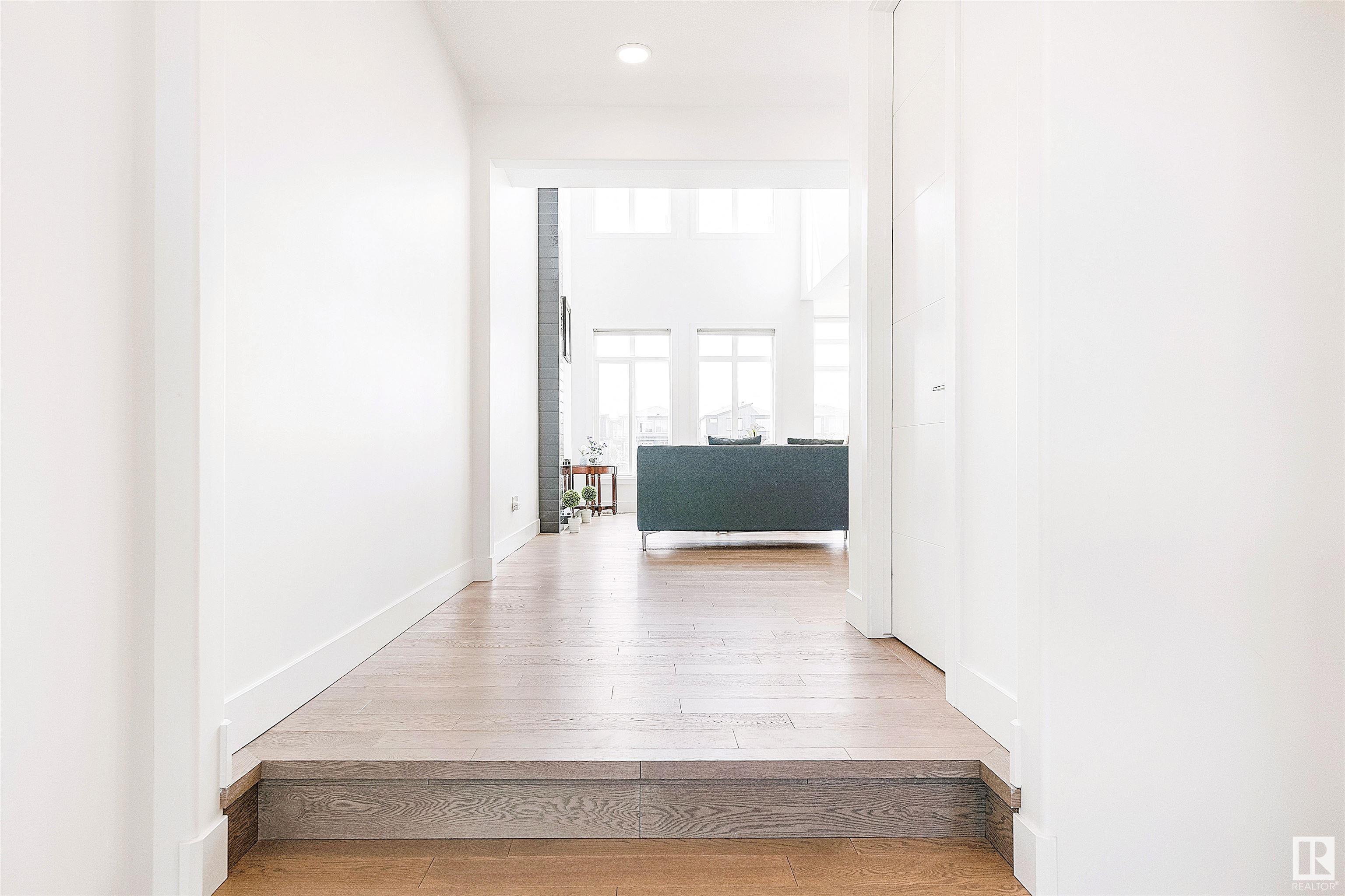 Property Photo:  6059 King Landing SW  AB T6W 4K5 