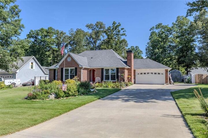 Property Photo: 14 Meadowood Drive NW GA 30165