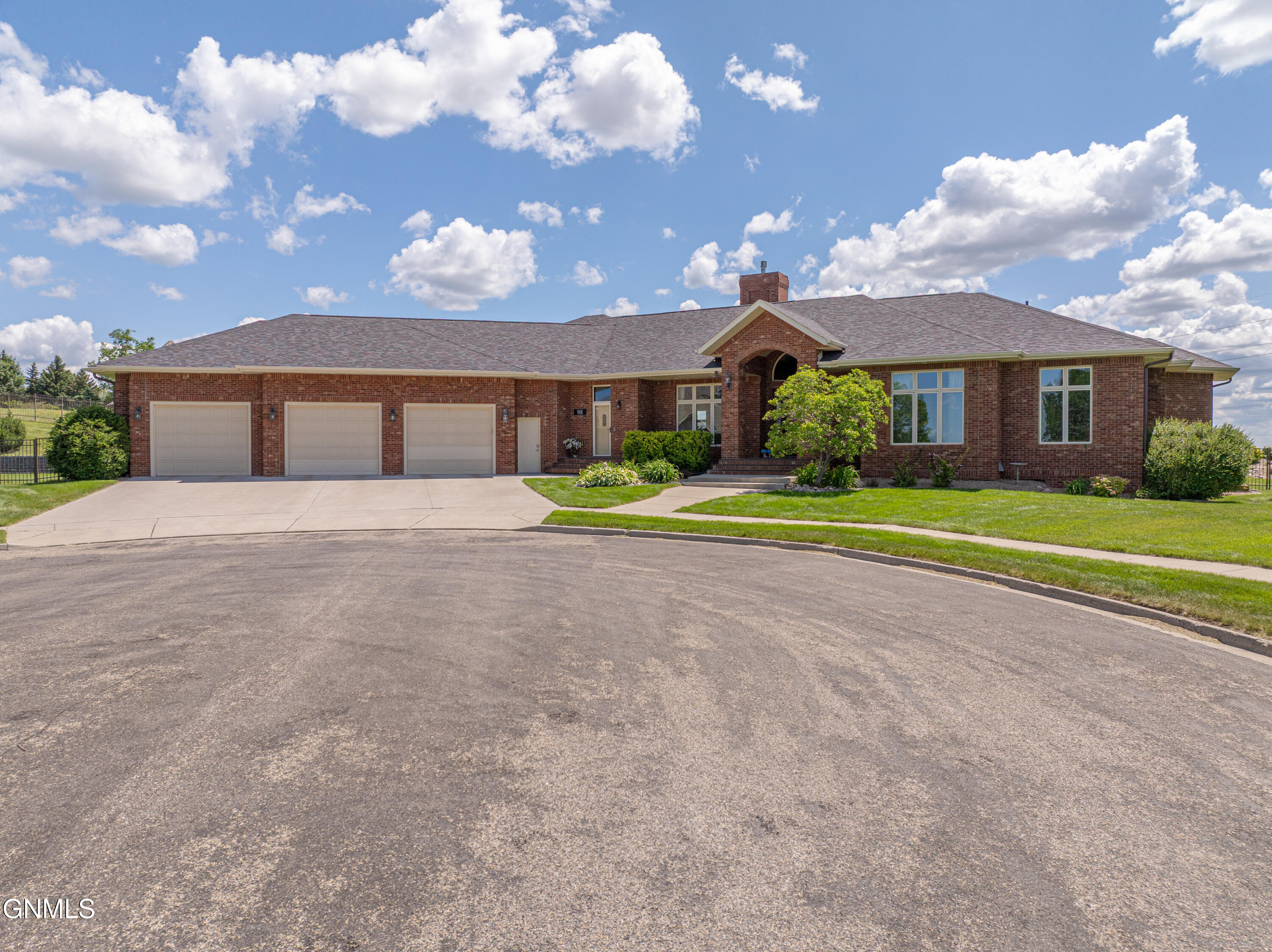 Property Photo:  901 Corvette Circle  ND 58503 