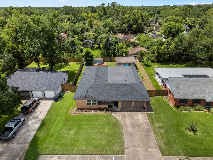 Property Photo: 708 Northridge Street TX 77515