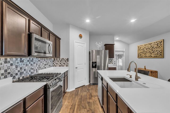 Property Photo: 2422 Sheephorn Summit Trail TX 77373