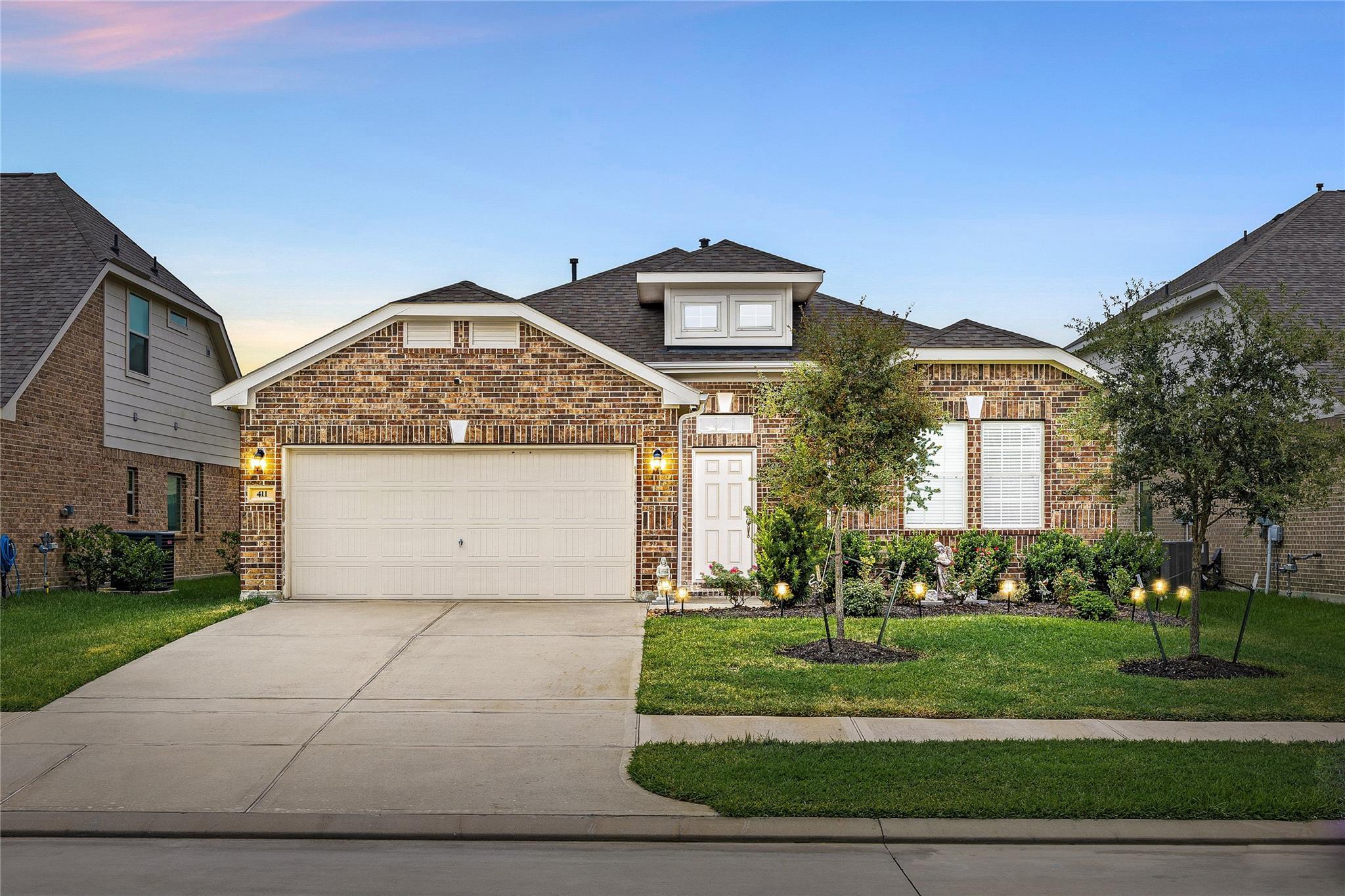 Property Photo: 411 Asiatic Black Bear Way TX 77532