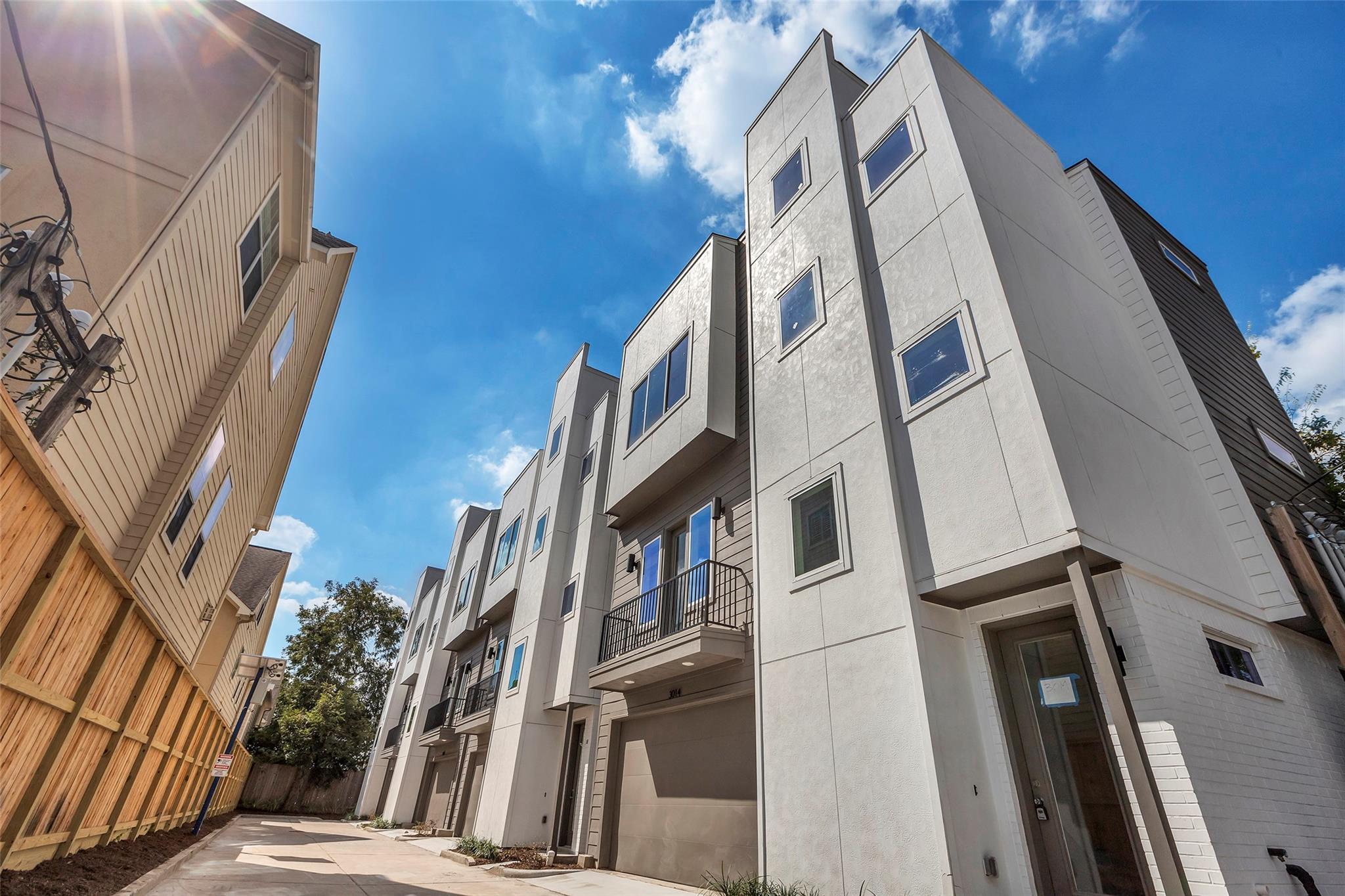 3012 Bell Street  Houston TX 77003 photo