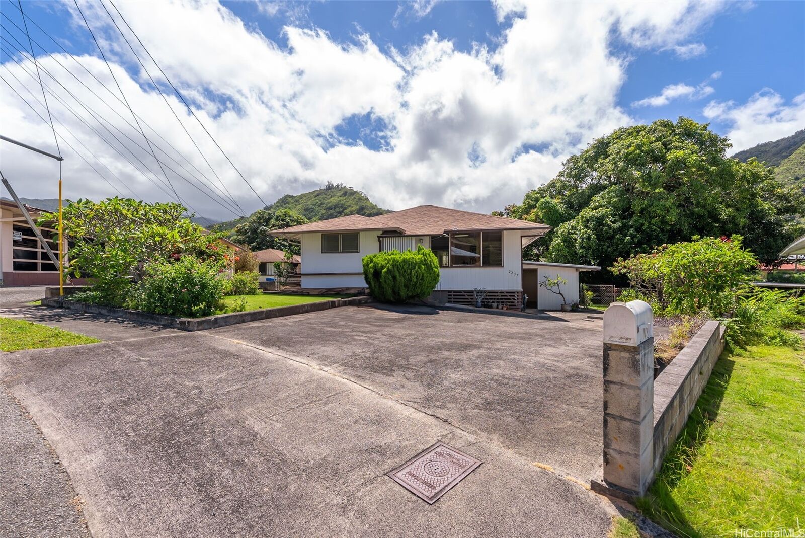Property Photo:  2237 Kauhana Street  HI 96816 