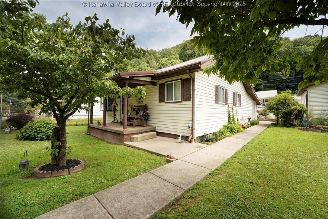 Property Photo: 1417 Point Lick Drive WV 25306