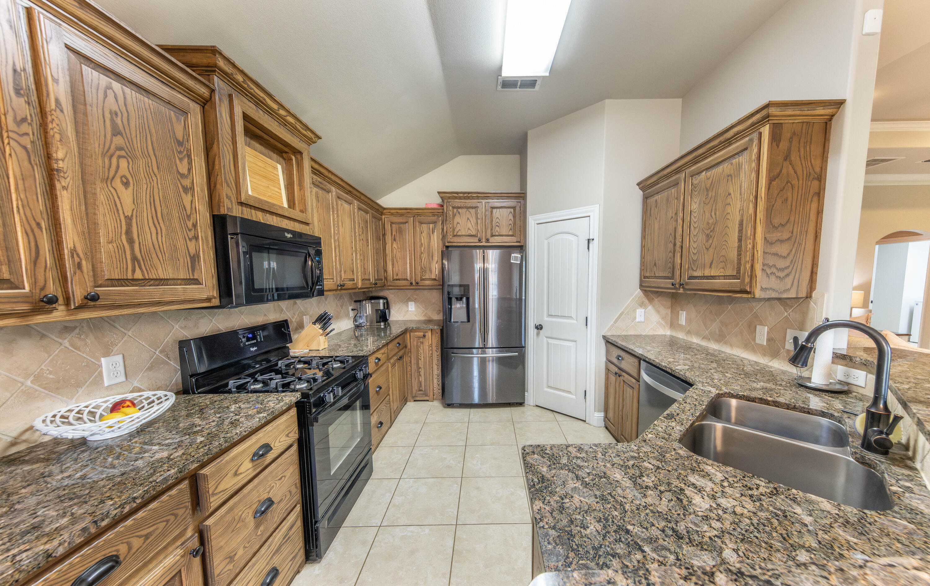 Property Photo: 608 N 6th Street TX 79382