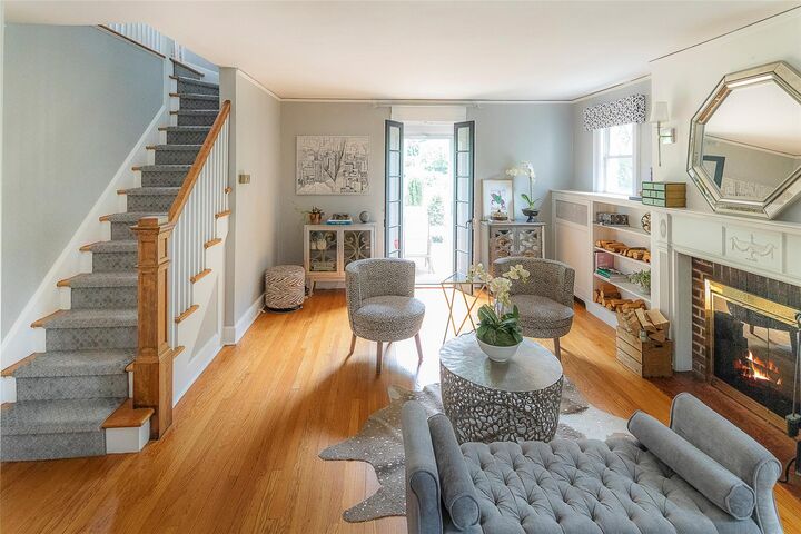 Property Photo:  404 Bronxville Road  NY 10708 