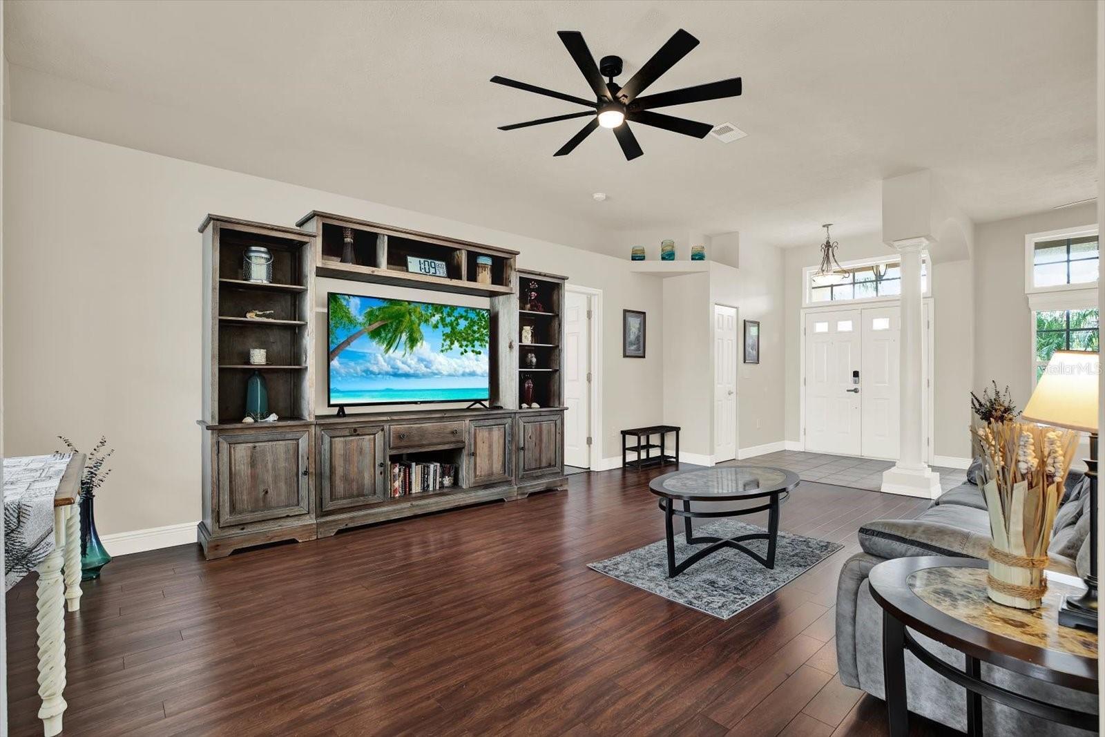 Property Photo:  7858 Roundelay Drive  FL 34654 