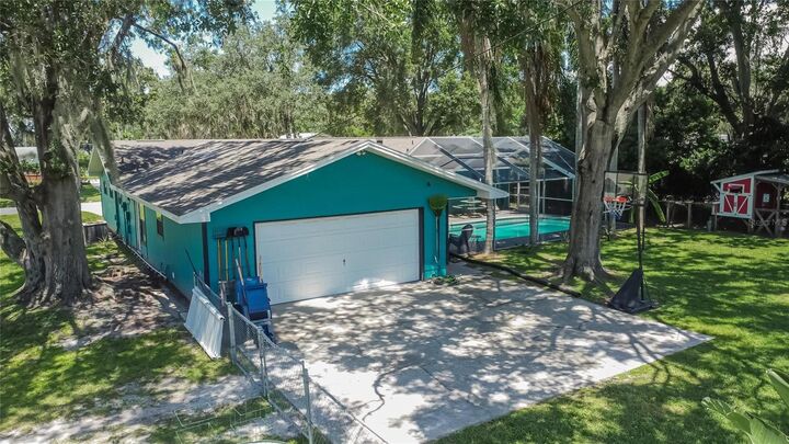 Property Photo:  5605 Driftwood Drive  FL 33809 