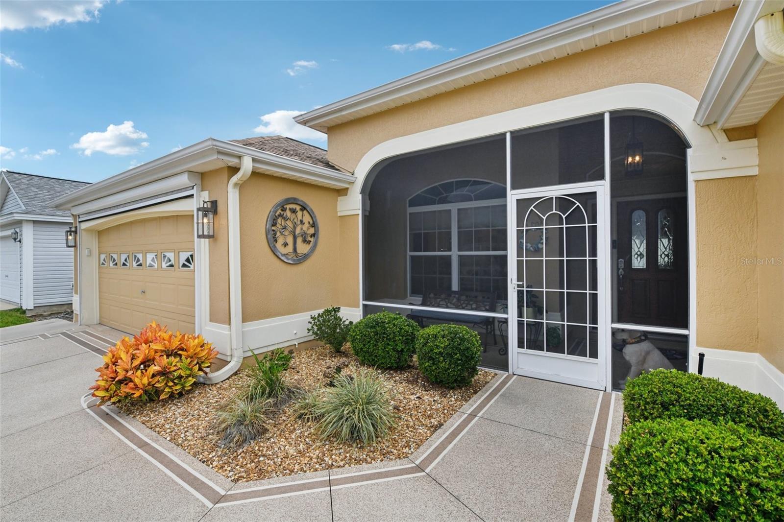 Property Photo: 1600 Arial Place FL 32162