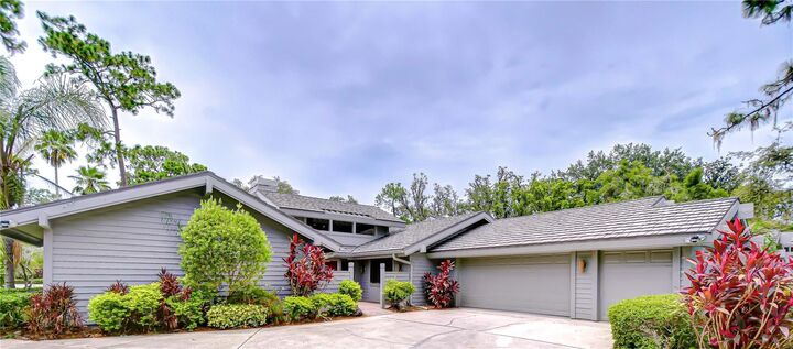 Property Photo:  5355 Cobblestone Court  FL 33543