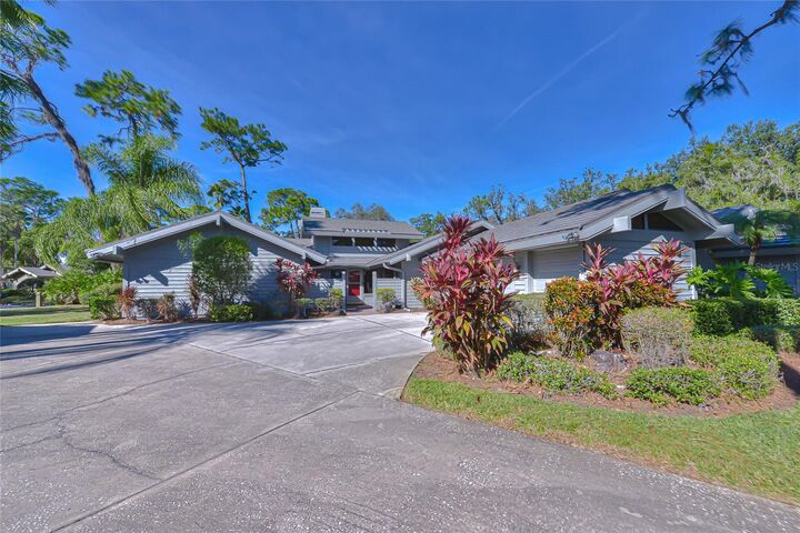 Property Photo: 5355 Cobblestone Court FL 33543