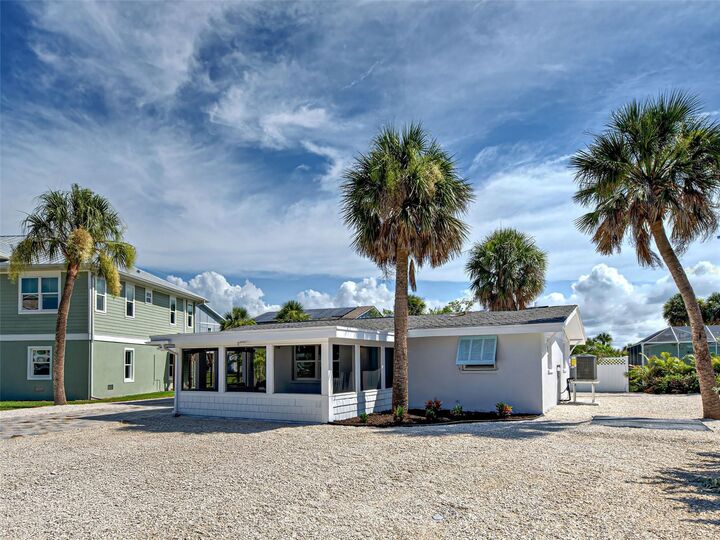 Property Photo: 1175 Little Court FL 34223