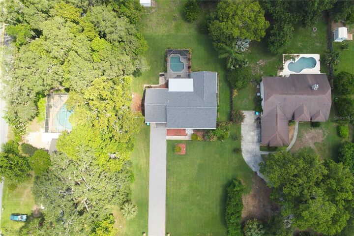 Property Photo: 513 E Wildmere Avenue FL 32750