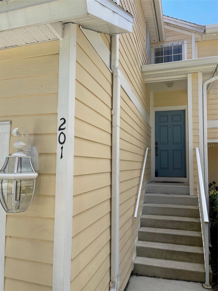 Property Photo: 6412 Rosefinch Court 201 FL 34202