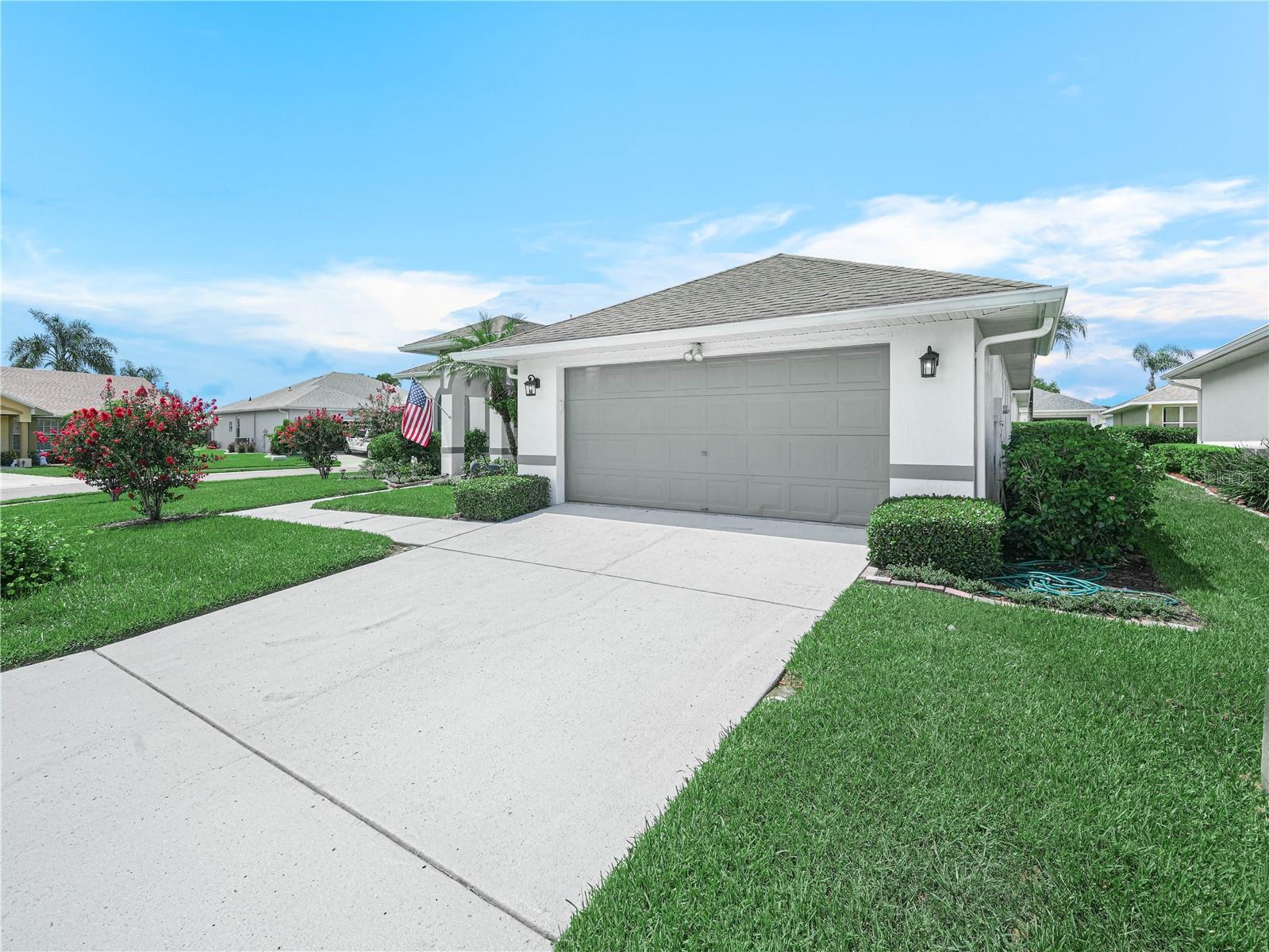 Property Photo: 7148 Hazeltine Circle FL 33810