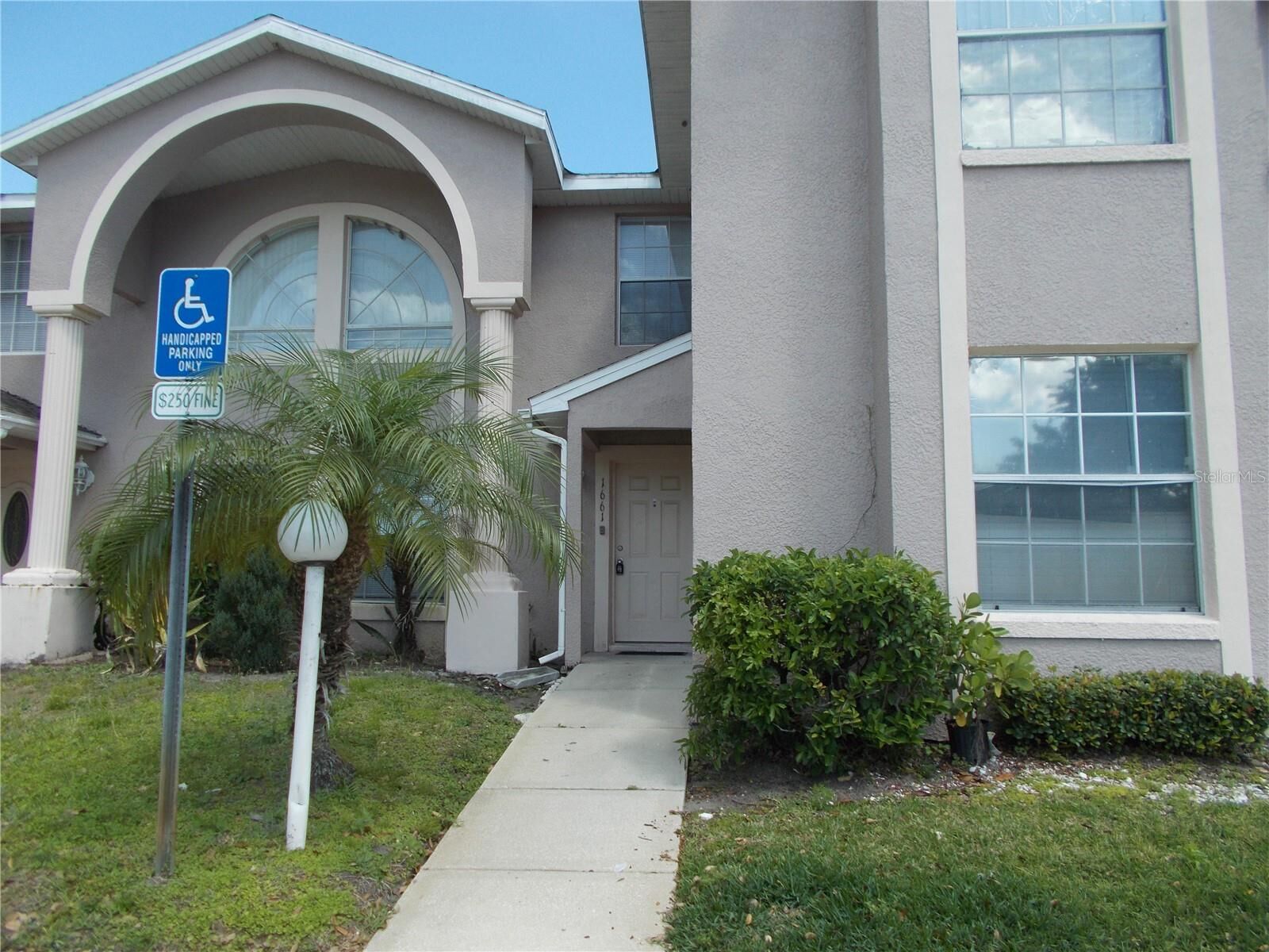 Property Photo: 1661 Windsor Oak Court FL 34744