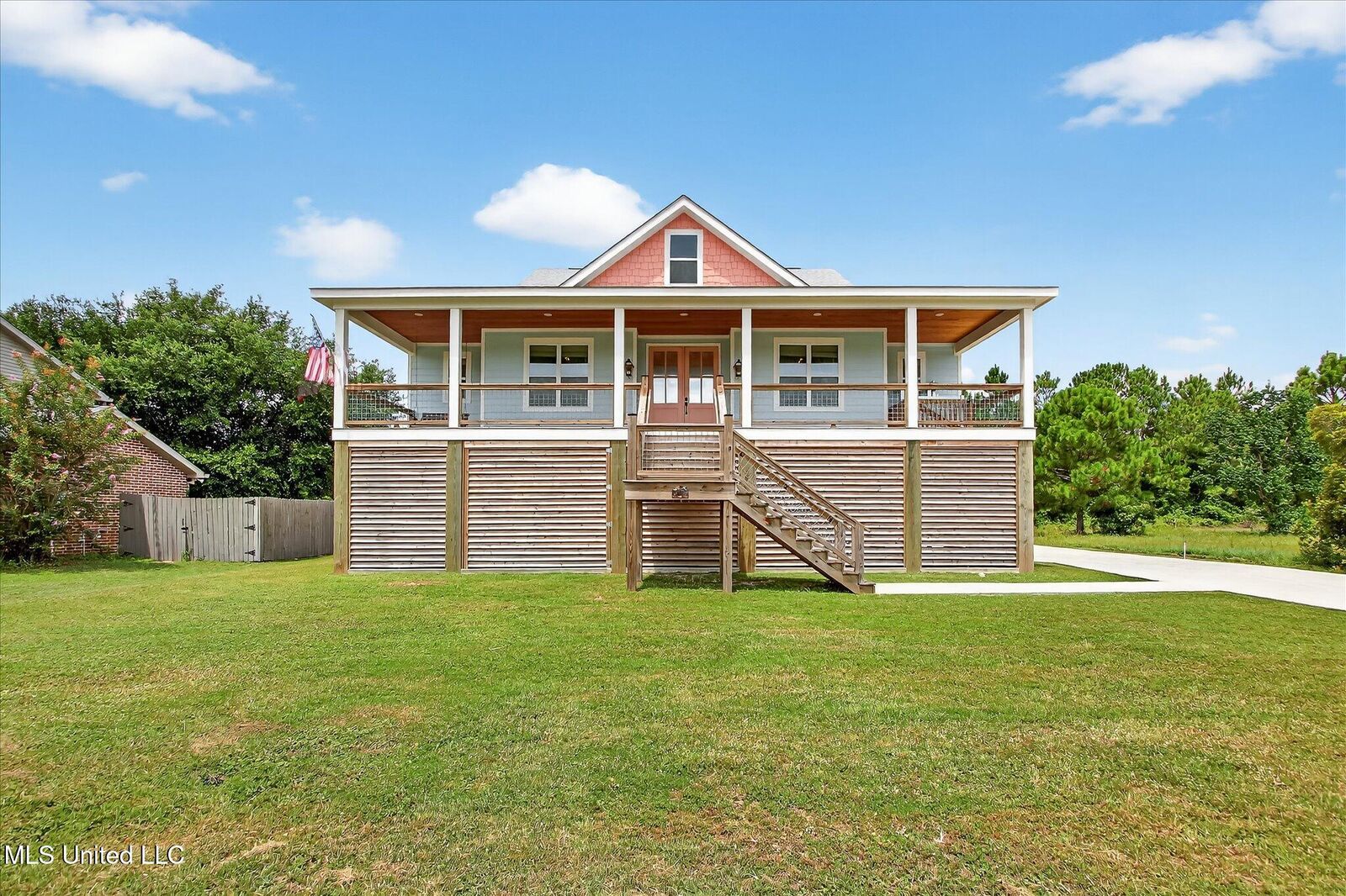 Property Photo:  119 Sea Oaks Boulevard  MS 39560 