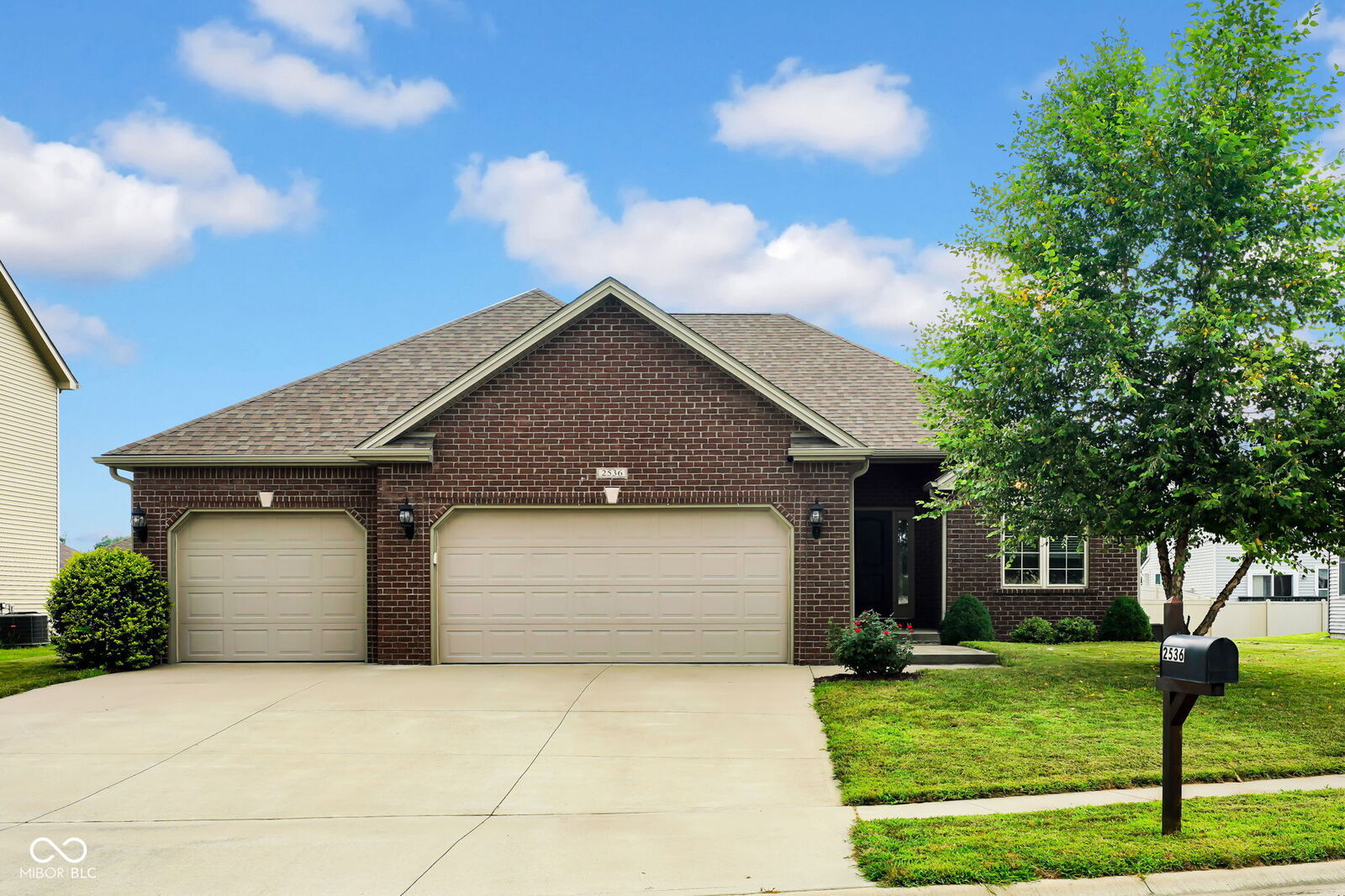 Property Photo:  2536 Daffodil Court E  IN 47201 