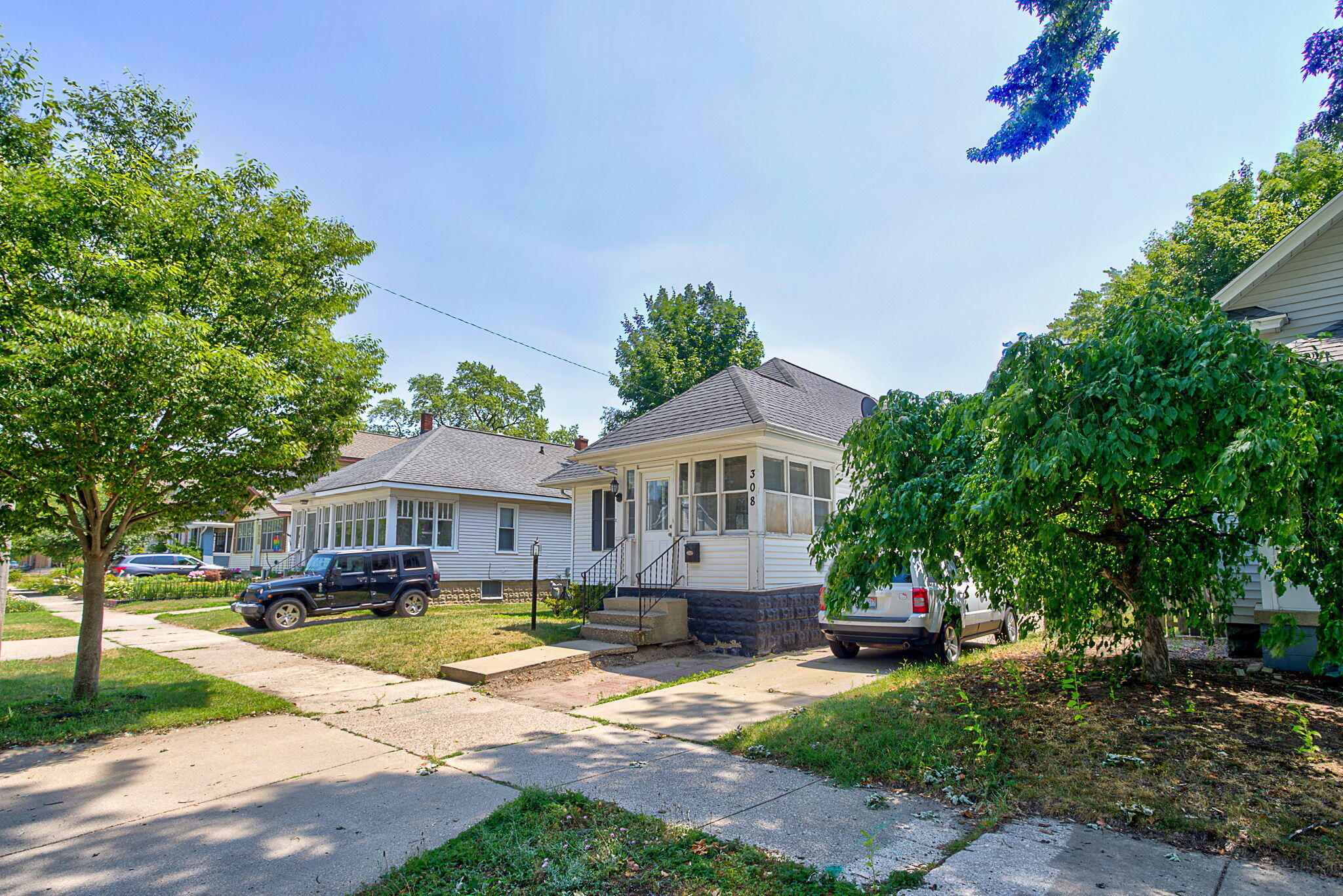 Property Photo: 308 W 18th Street MI 49423