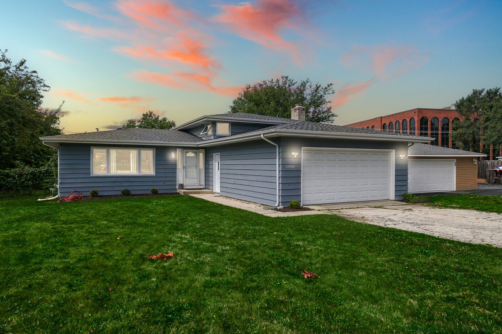 Property Photo:  1S550 Nimitz Road  IL 60181 