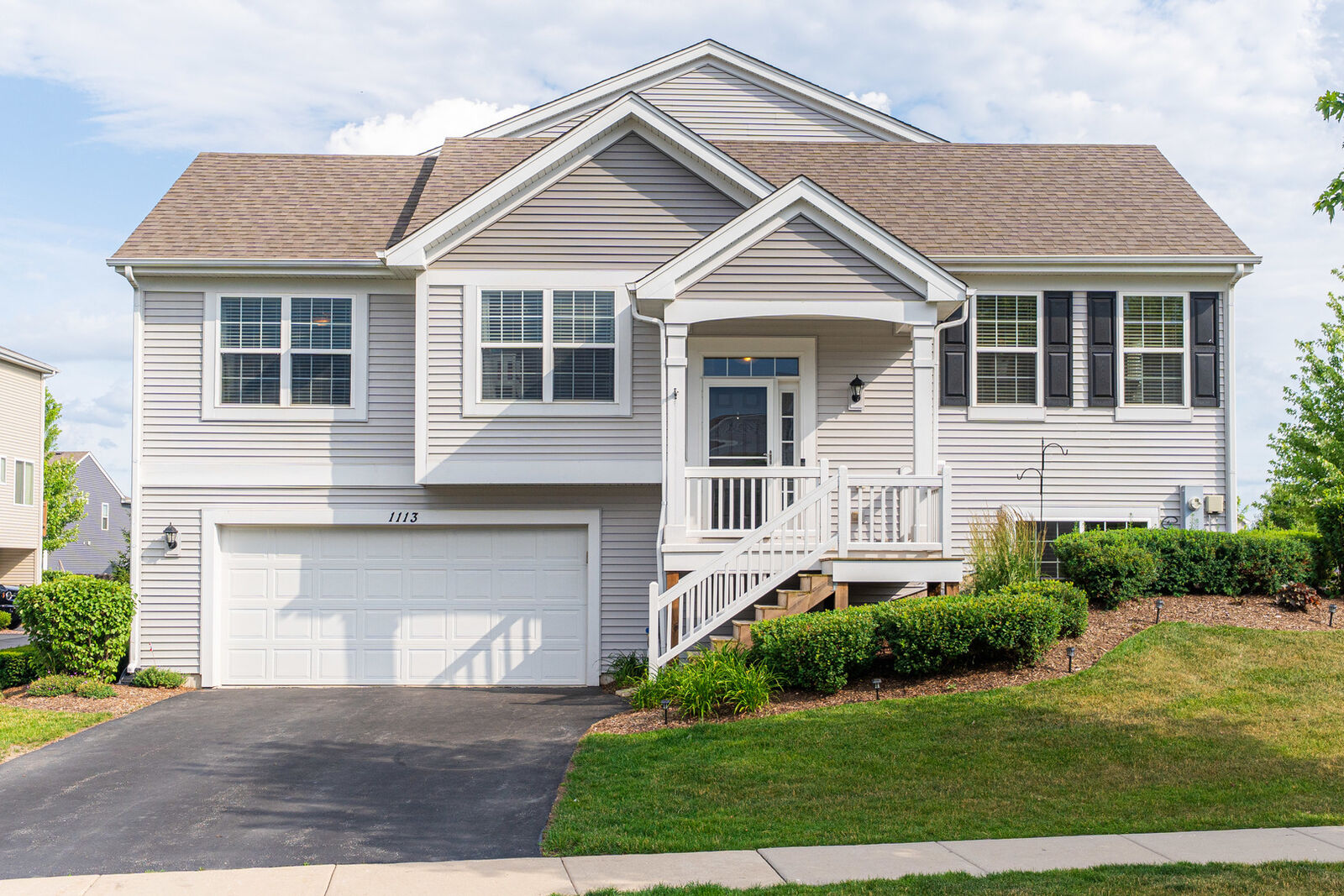 Property Photo: 1113 Sapphire Lane IL 60140