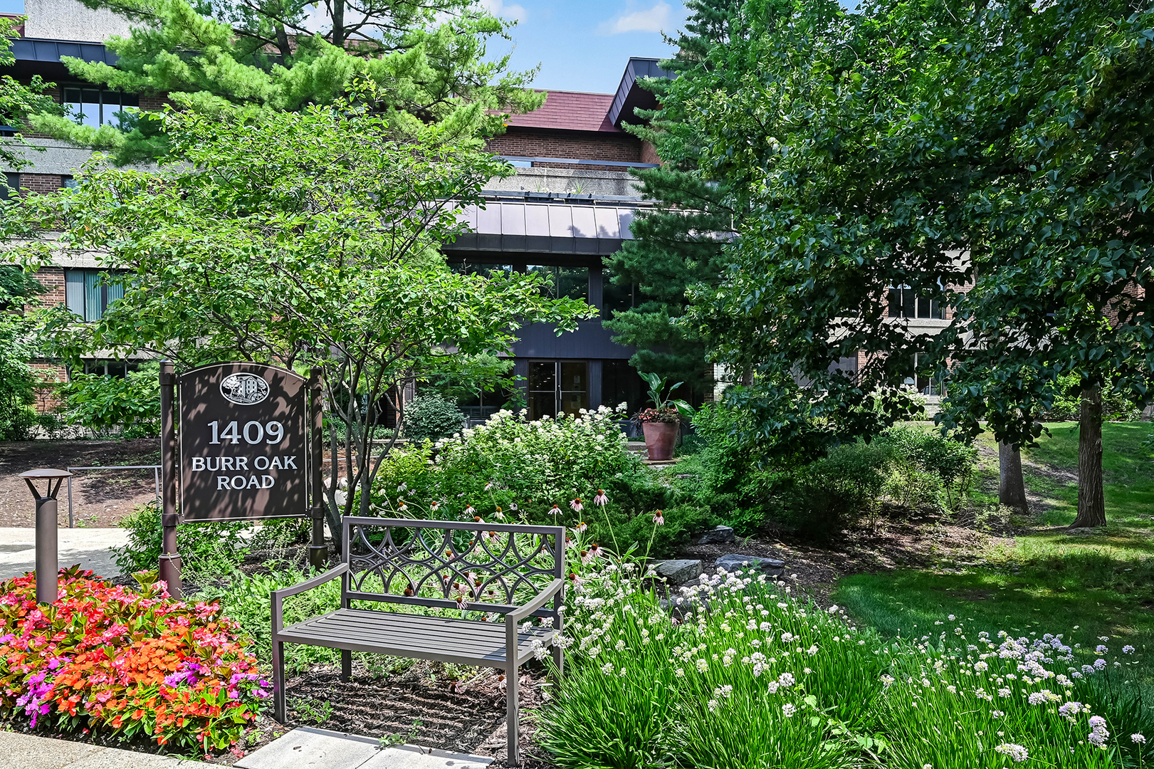 Property Photo: 1409 Burr Oak Road 111A IL 60521