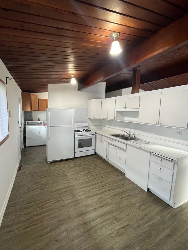 Property Photo:  137 N Highview Avenue  IL 60101 