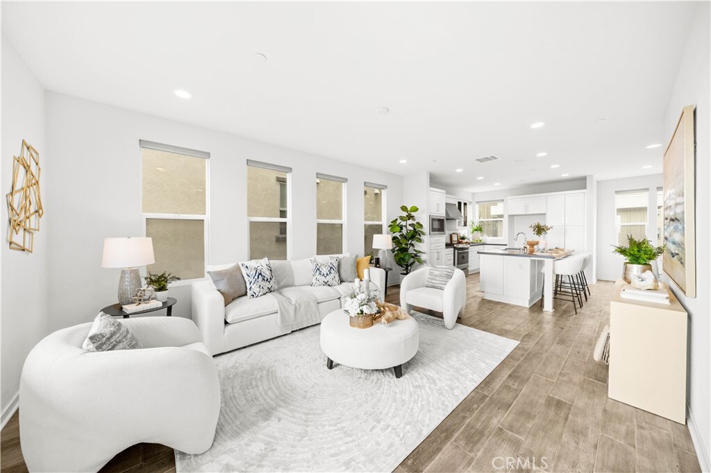 Property Photo: 1607 Somerton Dr CA 92627