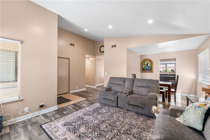 Property Photo: 4846 Karling Place CA 93552