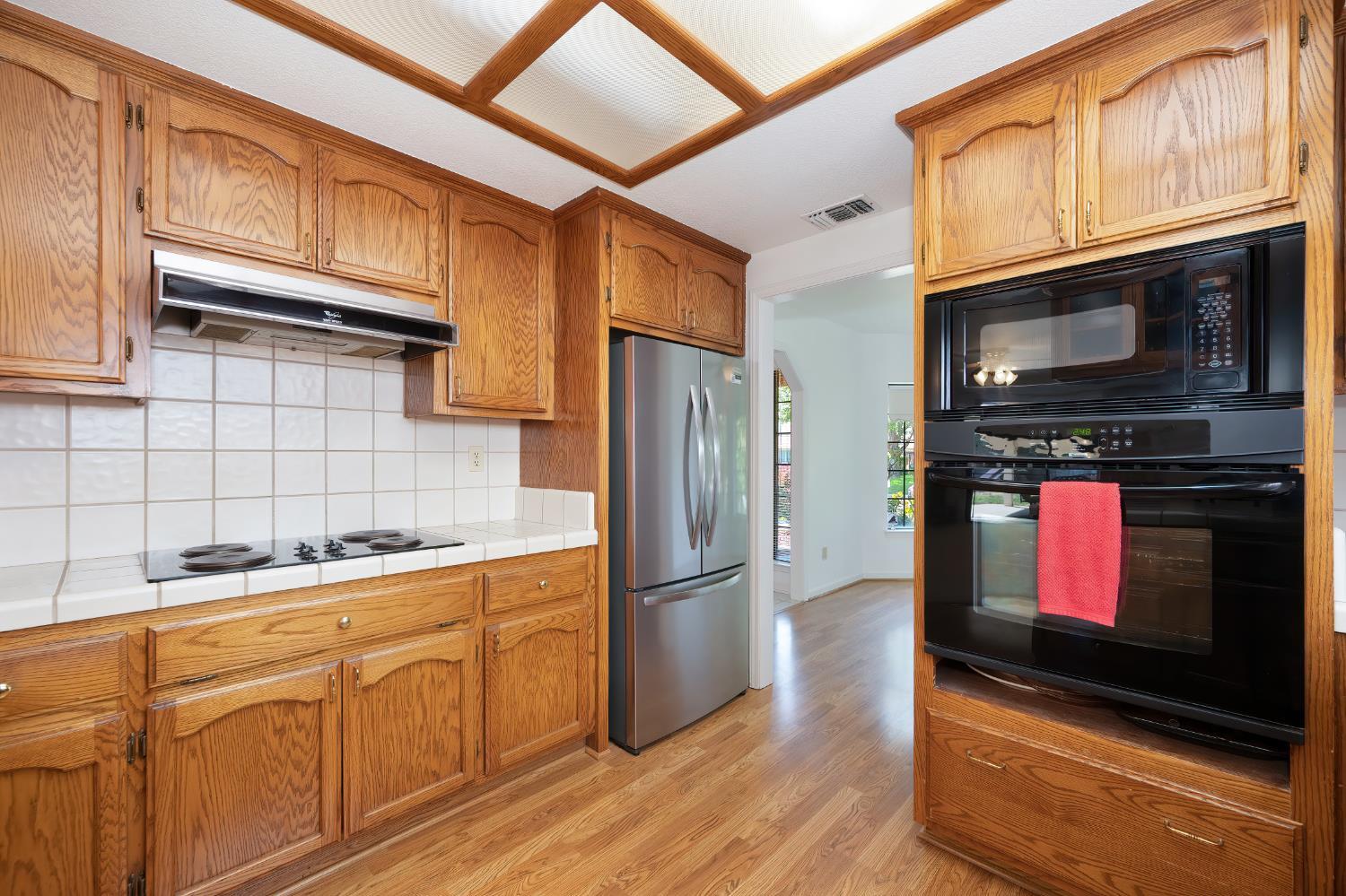 Property Photo: 5408 E Brook Way CA 95758