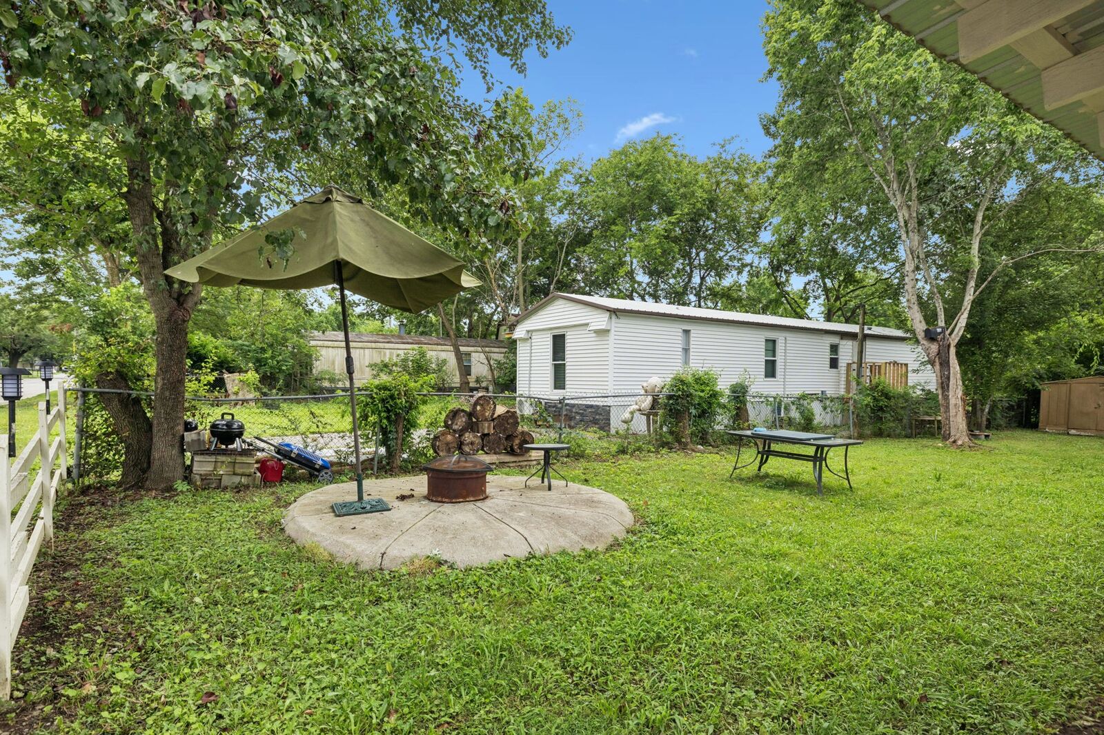 Property Photo: 613 Sycamore Ln TN 37086