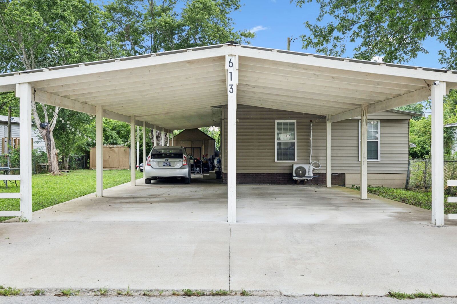 Property Photo: 613 Sycamore Ln TN 37086