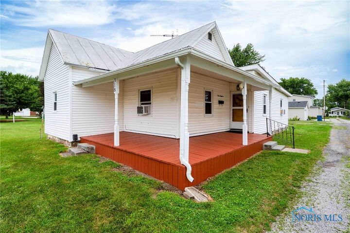 Property Photo: 318 Belmont Street OH 45872