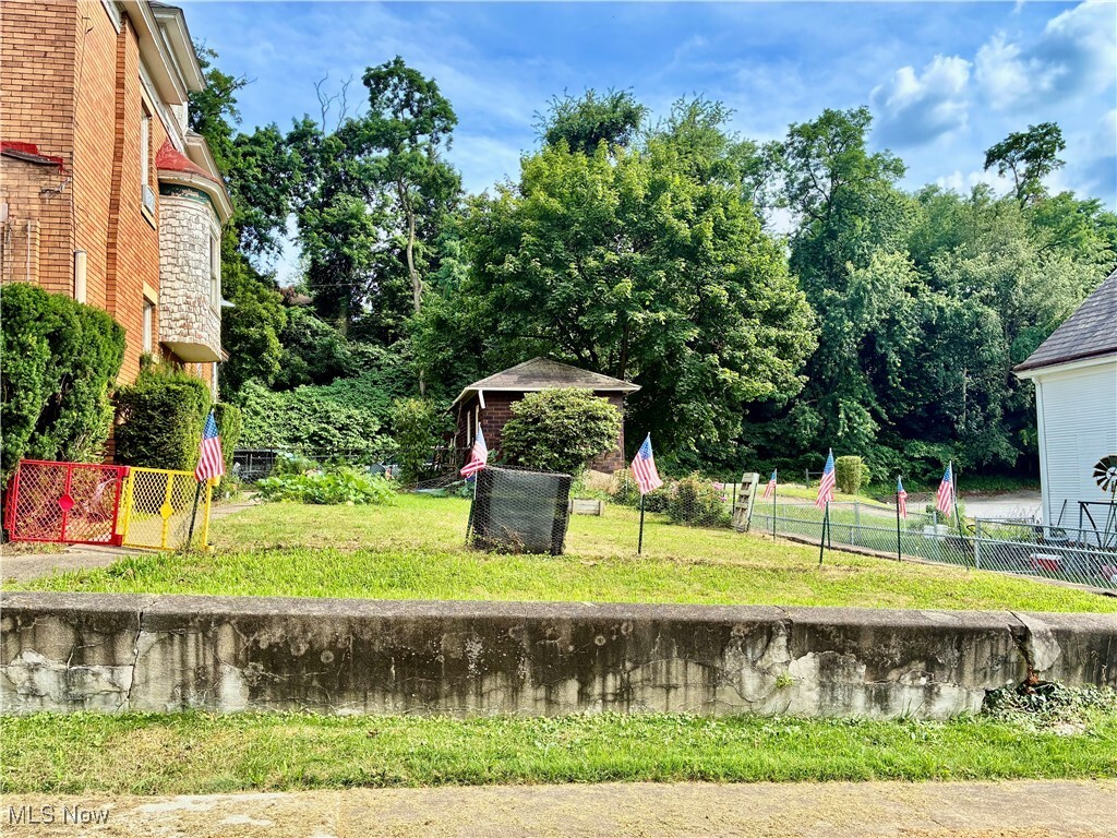Property Photo:  812 Bradshaw  OH 43920 