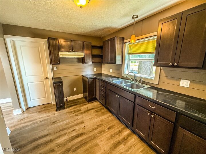 Property Photo:  1040 Burkhardt Avenue  OH 44301 