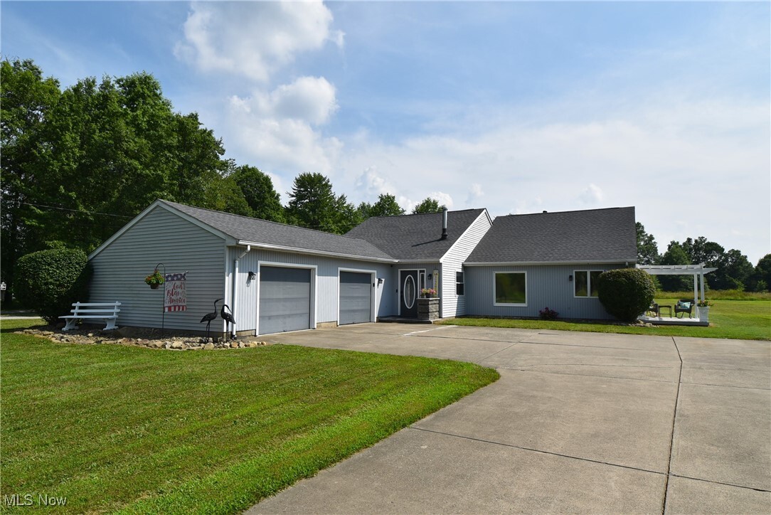 14223 N Palmyra Road  North Jackson OH 44451 photo