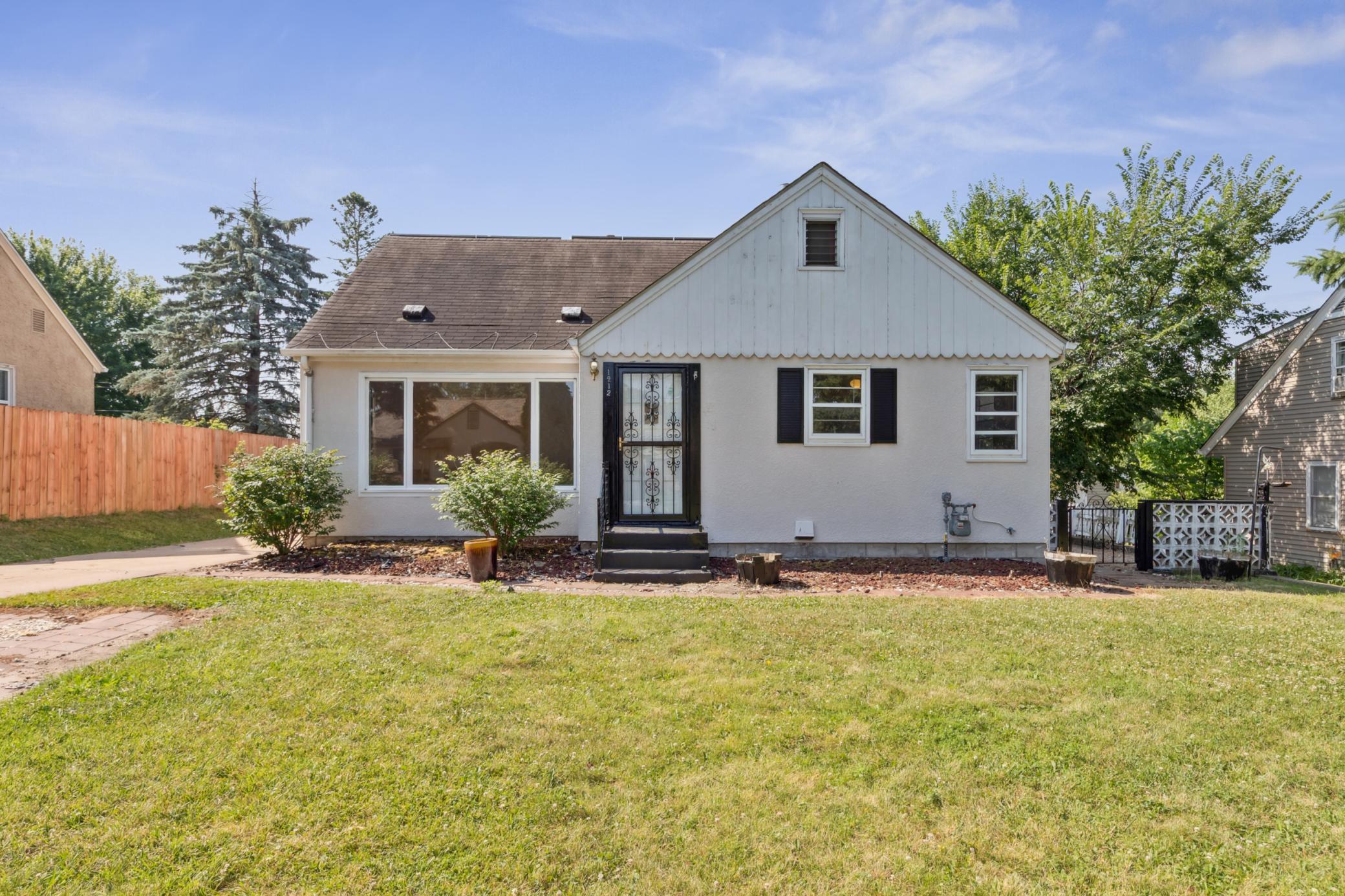 Property Photo:  1212 Lealand Road E  MN 55109 