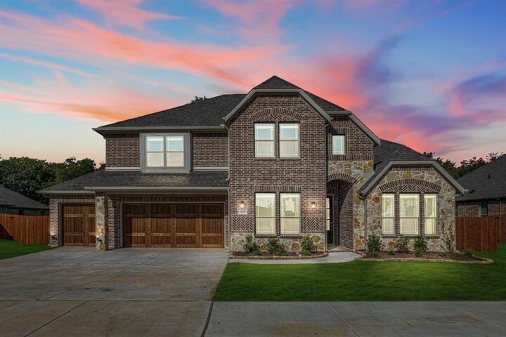 Property Photo: 2413 Amelia Lane TX 76063