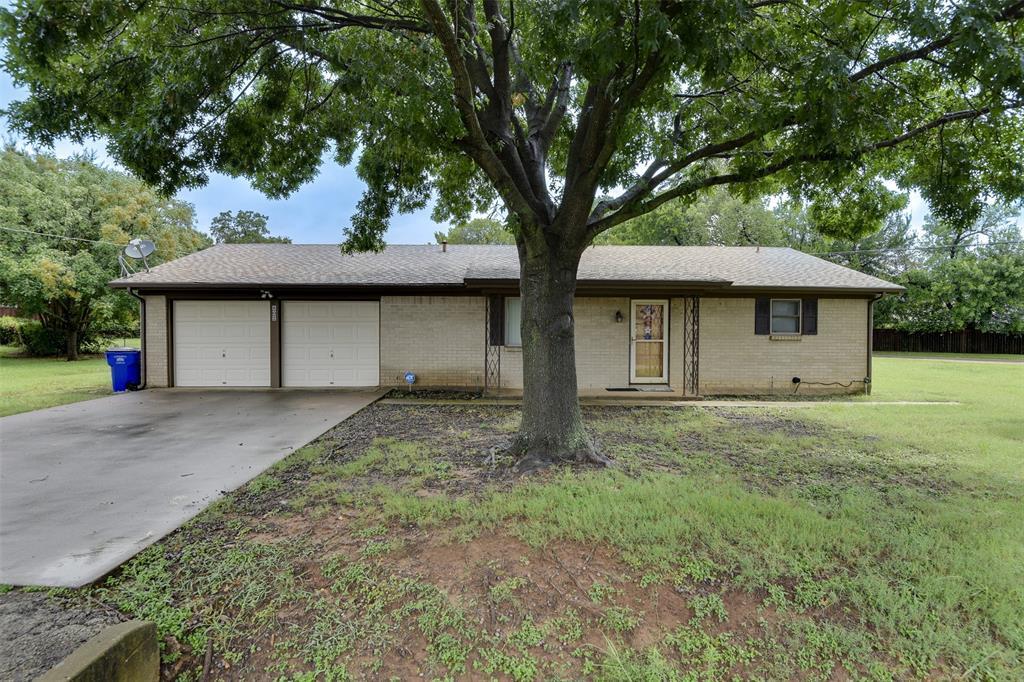Property Photo: 807 North Street TX 76063