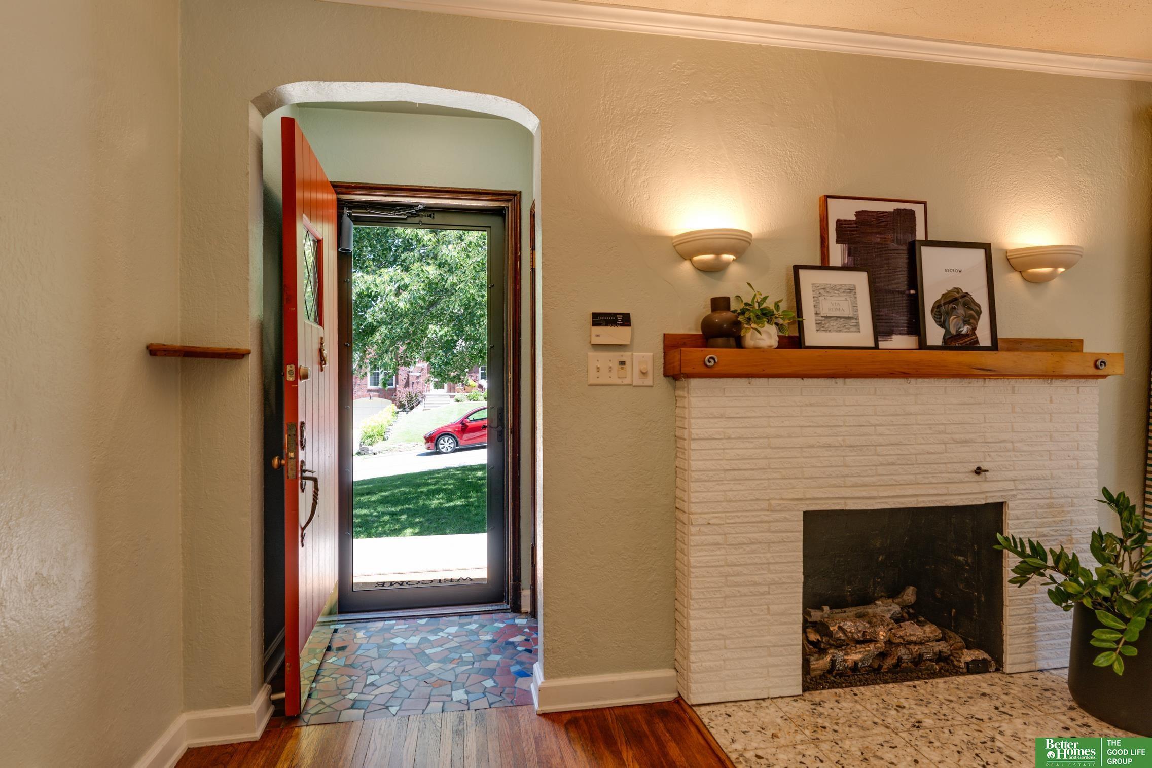 Property Photo: 1518 N 51st Street NE 68104