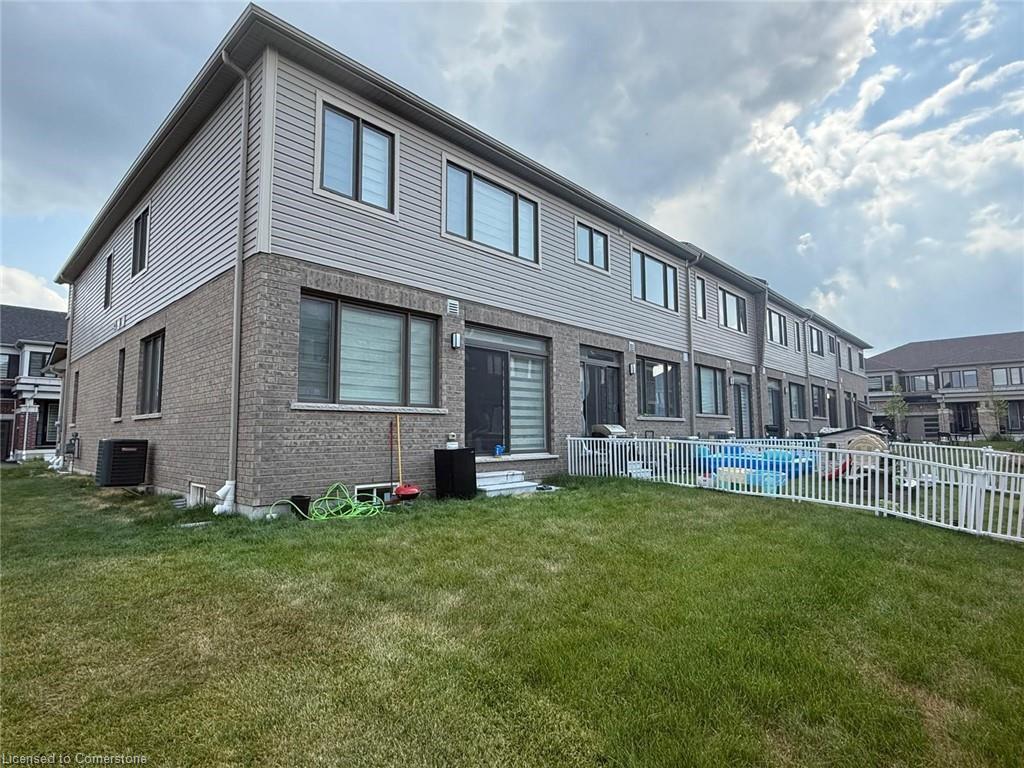 Photo de la propriété:  15 Blacklock Street 39  ON N1S 0E2 