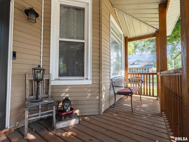 Property Photo: 920 S 5th Street IL 61554